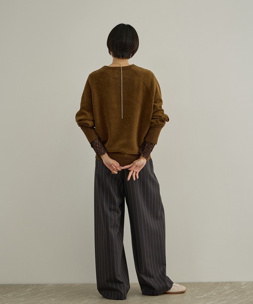 SALON adam et rope'(サロン アダム エ ロペ)の「【CreamyCotton (クリーミーコットン)】クロップドプルオーバー / セットアップ対応(ニット/セーター・レディース・ブラック/オフホワイト/キャメル・FREE)」の8枚目の写真