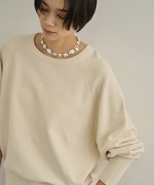 SALON adam et rope'(サロン アダム エ ロペ)の「【CreamyCotton (クリーミーコットン)】クロップドプルオーバー / セットアップ対応(ニット/セーター・レディース・ブラック/オフホワイト/キャメル・FREE)」の4枚目の写真