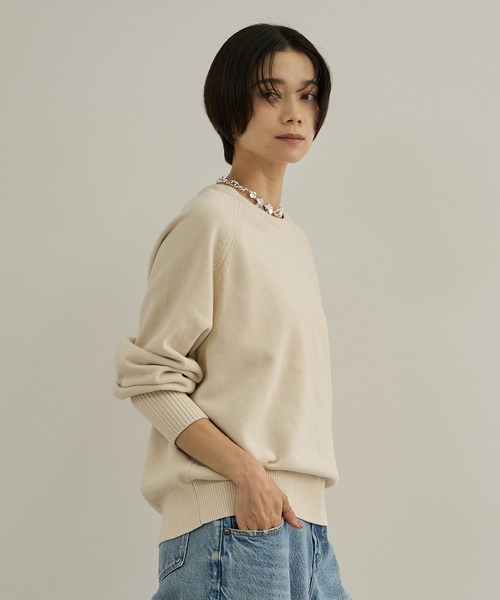 SALON adam et rope'(サロン アダム エ ロペ)の「【CreamyCotton (クリーミーコットン)】クロップドプルオーバー / セットアップ対応(ニット/セーター・レディース・ブラック/オフホワイト/キャメル・FREE)」の5枚目の写真