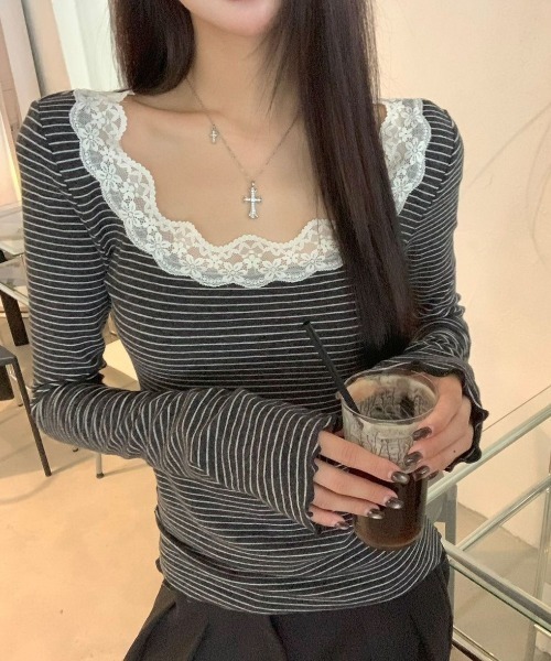 AVYL(アヴィル)の「ウェーブレーススクエアネックリブニット(Tシャツ/カットソー・レディース・グレー・M)」の1枚目の写真