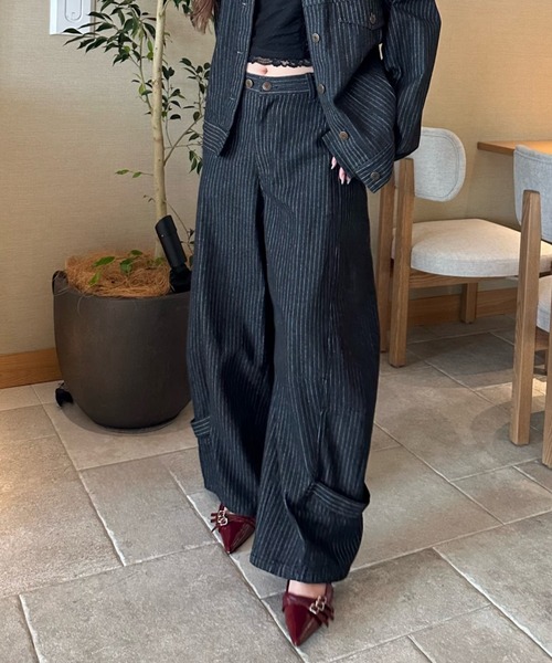 RAY CASSIN(レイカズン)の「【EC限定リバイバル】バレルデザインデニムパンツ(デニムパンツ・レディース・ネイビー/ブラック/ブルー系その他2・M/S)」の3枚目の写真