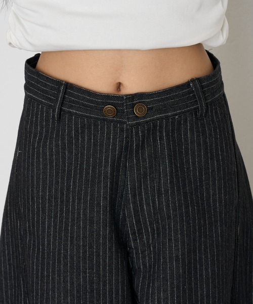 RAY CASSIN(レイカズン)の「【EC限定リバイバル】バレルデザインデニムパンツ(デニムパンツ・レディース・ネイビー/ブラック/ブルー系その他2・M/S)」の7枚目の写真