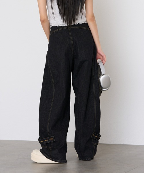 RAY CASSIN(レイカズン)の「【EC限定リバイバル】バレルデザインデニムパンツ(デニムパンツ・レディース・ネイビー/ブラック/ブルー系その他2・M/S)」の12枚目の写真