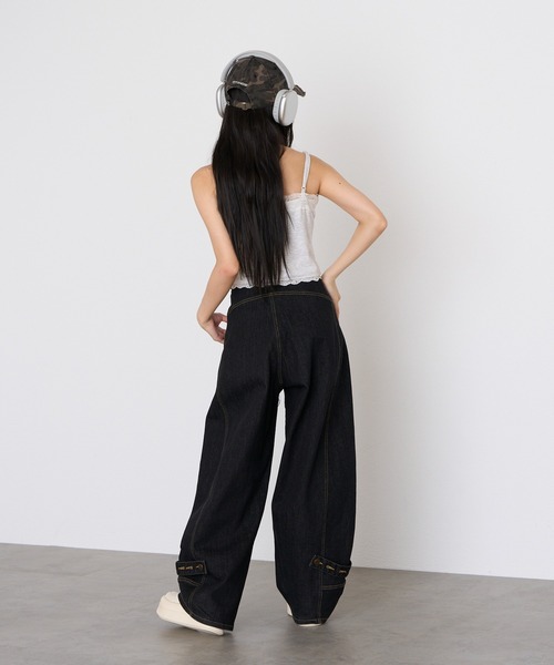 RAY CASSIN(レイカズン)の「【EC限定リバイバル】バレルデザインデニムパンツ(デニムパンツ・レディース・ネイビー/ブラック/ブルー系その他2・M/S)」の15枚目の写真
