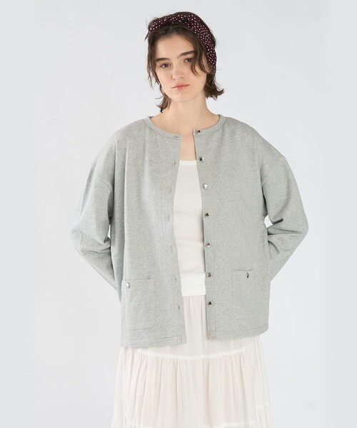 To b. by agnes b.(トゥービーバイアニエスベー)の「To b. by agnes b.× green label relaxing コットン ビッグカーディガン(カーディガン/ボレロ・レディース・グレー・FREE)」の2枚目の写真