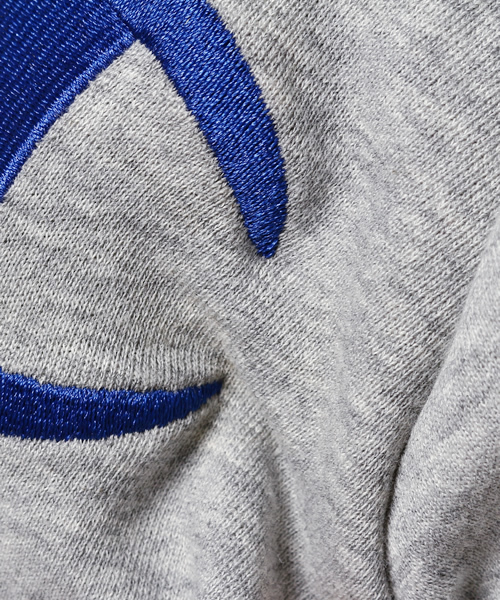 E hyphen world gallery（イーハイフンワールドギャラリー）の「【Junior】F Champion ミニ裏毛ジップパーカー（パーカー・キッズ・ネイビー/杢グレー/オフホワイト・150/140/160）」の9枚目の写真