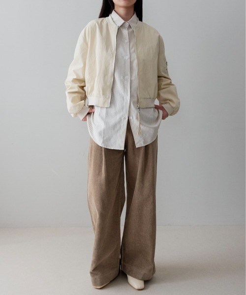 on:nue(オンニュ)の「【on:nue】袖シャーリングショート丈ミリタリーブルゾン /26-27 AW COLLECTION(ブルゾン・レディース・チャコールグレー/カーキ/アイボリー・FREE)」の11枚目の写真