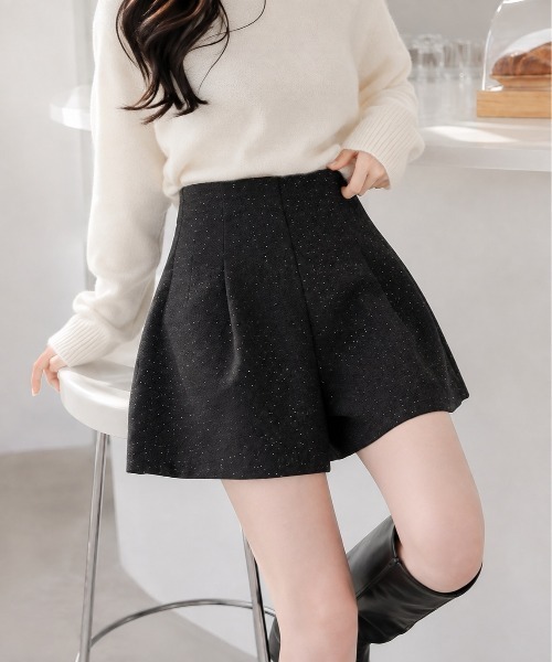 Mku Ekta(ムクエクタ)の「ハイウエストラメショートパンツ(その他パンツ・レディース・ブラック/グレー・S/M/L)」の5枚目の写真
