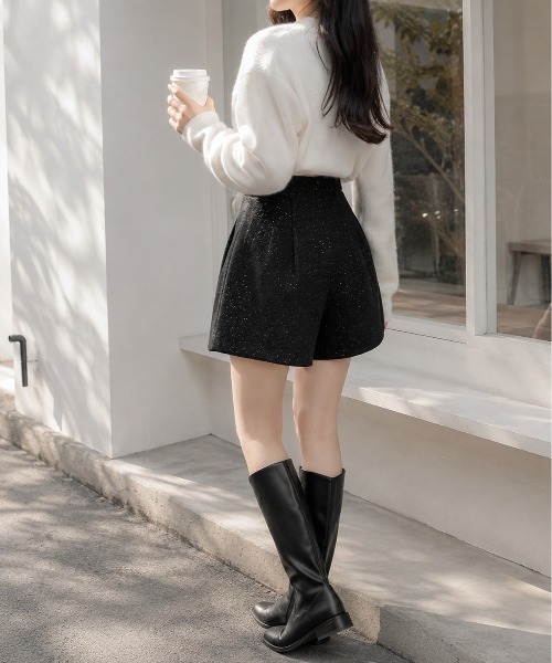 Mku Ekta(ムクエクタ)の「ハイウエストラメショートパンツ(その他パンツ・レディース・ブラック/グレー・S/M/L)」の11枚目の写真