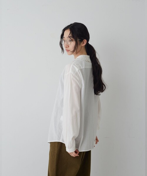 conges payes ADIEU TRISTESSE(コンジェ ペイエ アデュートリステス)の「コットンボイルギャザーカラーブラウス(シャツ/ブラウス・レディース・ブルー/ピンク/オフホワイト・38)」の9枚目の写真
