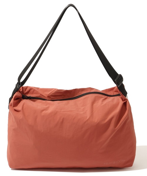 FRUIT OF THE LOOM（フルーツオブザルーム）の「【FRUIT OF THE LOOM/フルーツオブザルーム】EX BIG SHOULDER BAG/ショルダーバッグ（ショルダーバッグ・メンズ・エンジ/ライトグレー/インディゴブルー/ブラック/チャコールグレー・FREE）」の5枚目の写真