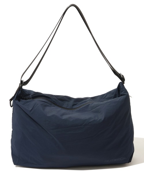 FRUIT OF THE LOOM（フルーツオブザルーム）の「【FRUIT OF THE LOOM/フルーツオブザルーム】EX BIG SHOULDER BAG/ショルダーバッグ（ショルダーバッグ・メンズ・エンジ/ライトグレー/インディゴブルー/ブラック/チャコールグレー・FREE）」の4枚目の写真