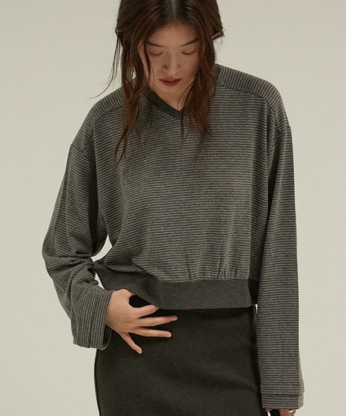 LA PEAU DE GEM(ラポドゥジェム)の「Vネックボーダーカットソー ブリティッシュミリタリーボーダー / 【 LA PEAU DE GEM 】 british military border(Tシャツ/カットソー・レディース・ブラック/グレー・FREE)」の2枚目の写真
