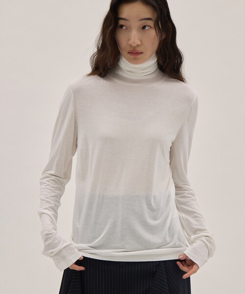 ATON（エイトン）の「[ATON/エイトン]MODAL SILK JERSEY TURTLENECK PULLOVER/モダールシルク ジャージー タートルネックプルオーバー/タートルネック（Tシャツ/カットソー・レディース・ホワイト/レッド/ミント・2）」の2枚目の写真