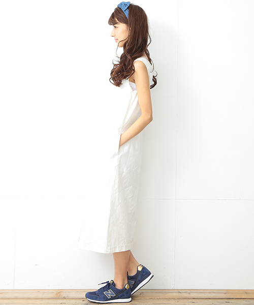 B:MING by BEAMS(ビーミングバイビームス)の「【VERY5月号掲載】ビーミング by ビームス / リネンVネックワンピース(ワンピース・レディース・ホワイト/ブラック・SMALL/MEDIUM)」の4枚目の写真