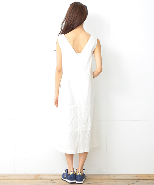 B:MING by BEAMS(ビーミングバイビームス)の「【VERY5月号掲載】ビーミング by ビームス / リネンVネックワンピース(ワンピース・レディース・ホワイト/ブラック・SMALL/MEDIUM)」の5枚目の写真