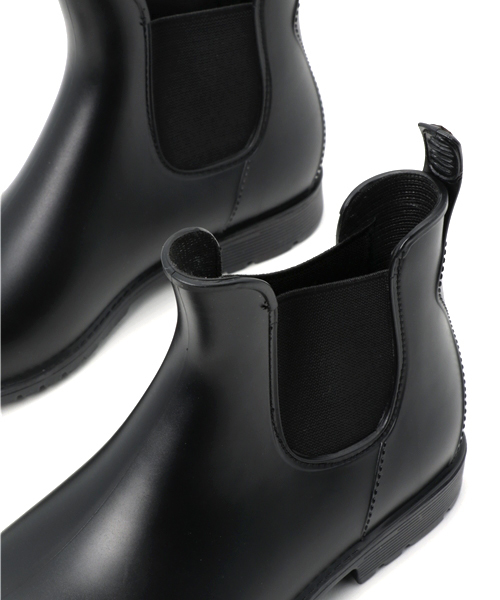 aimoha（アイモハ）の「サイドゴアショートレインブーツ（レインシューズ・レディース・ブラック/ネイビー/ベージュ・23/24.5/23.5/25/24）」の8枚目の写真