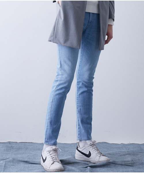 STUDIOUS(ステュディオス)の「【STUDIOUS】ユーズドテーパードスキニーデニム(デニムパンツ・メンズ・サックスブルー/ブルー・1/2)」の1枚目の写真
