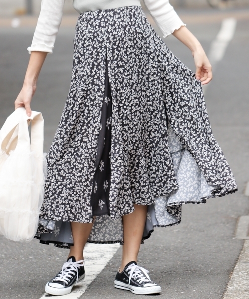 PAGEBOY(ページボーイ)の「パッチワーク風小花柄ミディスカート(スカート・レディース・ホワイト系その他/ブラック系その他/イエロー系その他・FREE)」の2枚目の写真