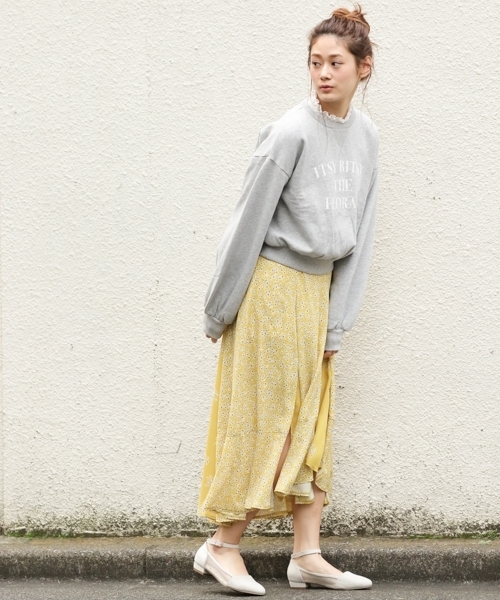 PAGEBOY(ページボーイ)の「パッチワーク風小花柄ミディスカート(スカート・レディース・ホワイト系その他/ブラック系その他/イエロー系その他・FREE)」の6枚目の写真