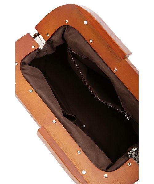 NATURAL BEAUTY BASIC（ナチュラルビューティーベーシック）の「【otona MUSE 6月号掲載】ストライプクラッチ（クラッチバッグ・レディース・ブラック/ブルー・ﾌﾘ-）」の4枚目の写真