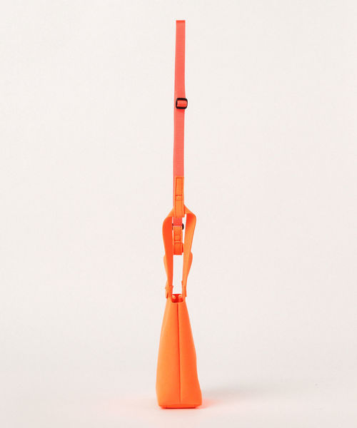 zattu（ザッツ）の「zattu / EMIL ミニショルダーバッグ（ショルダーバッグ・メンズ・ブラック/ブラウン/ブラック系その他/ピンク/オレンジ系その他4/レッド系その他4/グレー系その他・ONE SIZE）」の16枚目の写真