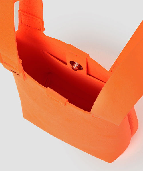 zattu（ザッツ）の「zattu / EMIL ミニショルダーバッグ（ショルダーバッグ・メンズ・ブラック/ブラウン/ブラック系その他/ピンク/オレンジ系その他4/レッド系その他4/グレー系その他・ONE SIZE）」の11枚目の写真