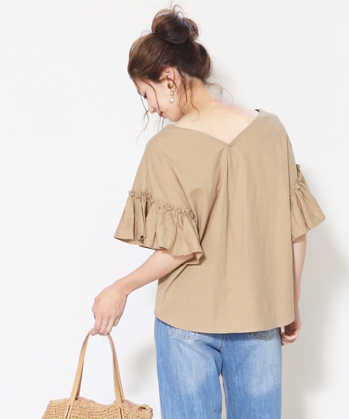 reca(レカ)の「タック入り袖フリルリネン混ブラウス(シャツ/ブラウス・レディース・ベージュ/オフホワイト/モカ・M)」の3枚目の写真
