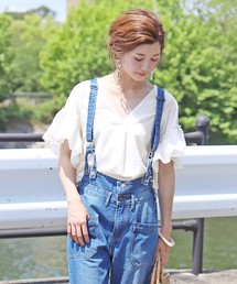 タック入り袖フリルリネン混ブラウス