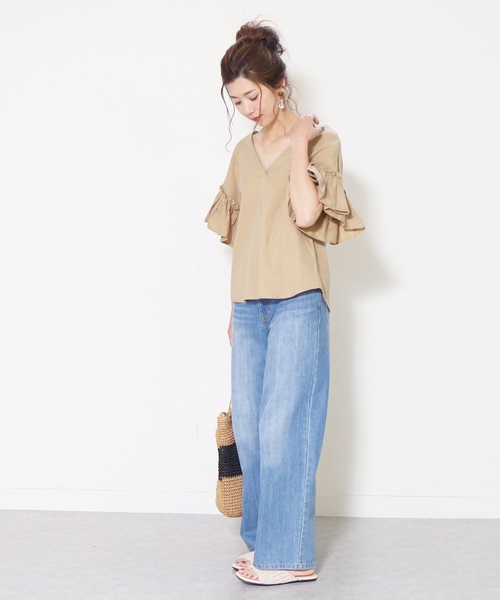 reca(レカ)の「タック入り袖フリルリネン混ブラウス(シャツ/ブラウス・レディース・ベージュ/オフホワイト/モカ・M)」の4枚目の写真