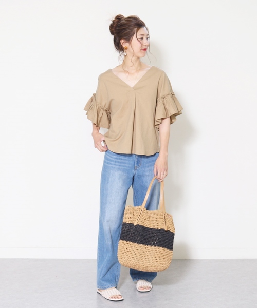 reca(レカ)の「タック入り袖フリルリネン混ブラウス(シャツ/ブラウス・レディース・ベージュ/オフホワイト/モカ・M)」の6枚目の写真
