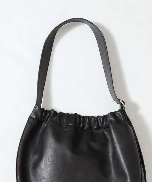 coen(コーエン)の「ギャザーショルダーバッグ(ショルダーバッグ・レディース・ブラック/モカ・FREE)」の12枚目の写真