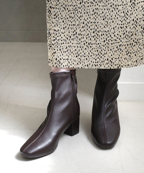 AmiAmi（アミアミ）の「スクエアトゥストレッチショートブーツ（ブーツ・レディース・ブラック系その他2/ブラック系その他/ブラック/ダークブラウン/ベージュ・L/LL/M/S）」の21枚目の写真