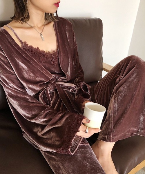 bijorie（ビジュリィ）の「【bijorie × Hinechi プロデュースアイテム】3pieceベロアルームウェア（カーディガン/ボレロ・レディース・ライトブラウン/ダークネイビー・FREE）」の17枚目の写真