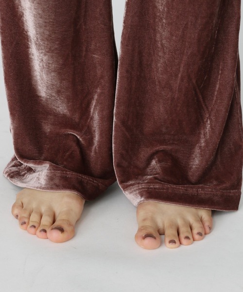 bijorie（ビジュリィ）の「【bijorie × Hinechi プロデュースアイテム】3pieceベロアルームウェア（カーディガン/ボレロ・レディース・ライトブラウン/ダークネイビー・FREE）」の4枚目の写真