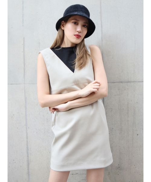 EMODA(エモダ)の「フェイクレザーボックスワンピース(ワンピース・レディース・ホワイト/ブラック/ベージュ・FREE)」の8枚目の写真