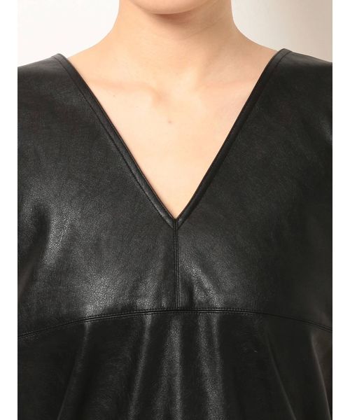 EMODA(エモダ)の「フェイクレザーボックスワンピース(ワンピース・レディース・ホワイト/ブラック/ベージュ・FREE)」の15枚目の写真