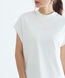 モックネックTシャツ
