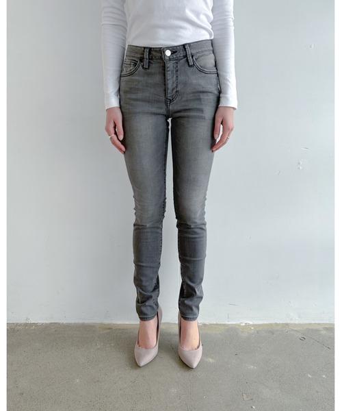 WHEIR(ウェア)の「WHEIR SKINNY JEANS(デニムパンツ・レディース・ネイビー/チャコールグレー/ダークブラック/ブラック/ダークグレー/ブルー/ライトインディゴブルー/ピンク/ダークインディゴブルー/ホワイト・23/26/24/25/27/SMALL/MEDIUM/LARGE)」の5枚目の写真