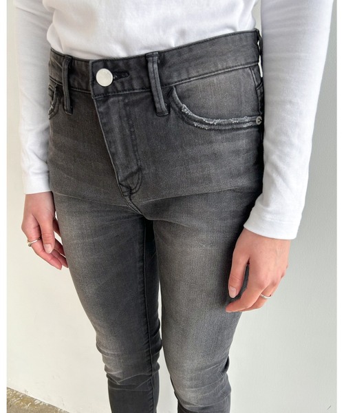 WHEIR(ウェア)の「WHEIR SKINNY JEANS(デニムパンツ・レディース・ネイビー/チャコールグレー/ダークブラック/ブラック/ダークグレー/ブルー/ライトインディゴブルー/ピンク/ダークインディゴブルー/ホワイト・23/26/24/25/27/SMALL/MEDIUM/LARGE)」の19枚目の写真