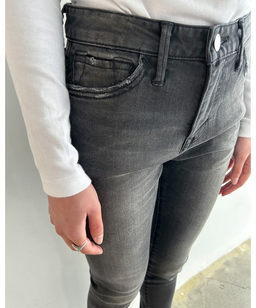 WHEIR(ウェア)の「WHEIR SKINNY JEANS(デニムパンツ・レディース・ネイビー/チャコールグレー/ダークブラック/ブラック/ダークグレー/ブルー/ライトインディゴブルー/ピンク/ダークインディゴブルー/ホワイト・23/26/24/25/27/SMALL/MEDIUM/LARGE)」の20枚目の写真