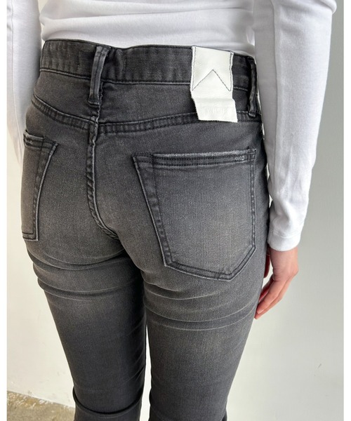 WHEIR(ウェア)の「WHEIR SKINNY JEANS(デニムパンツ・レディース・ネイビー/チャコールグレー/ダークブラック/ブラック/ダークグレー/ブルー/ライトインディゴブルー/ピンク/ダークインディゴブルー/ホワイト・23/26/24/25/27/SMALL/MEDIUM/LARGE)」の22枚目の写真