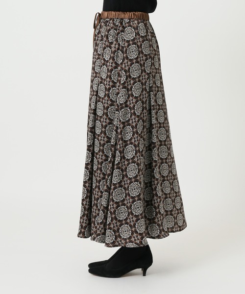 SLOBE IENA（スローブイエナ）の「ビンテージタイル柄ロングフレア  