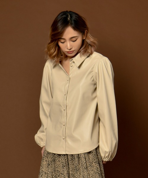 My shawty(マイシャウティー)の「puff sleeve lether shirt(シャツ/ブラウス・レディース・ブラック/アイボリー・FREE)」の3枚目の写真