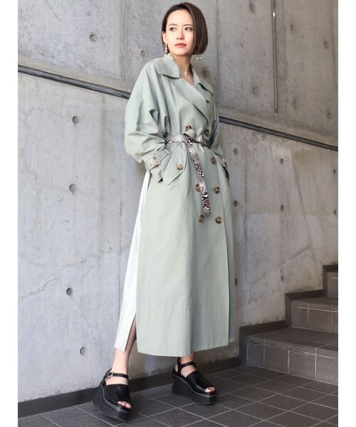 MURUA（ムルーア）の「カーブウェッジサンダル（サンダル・レディース・ブラック/アイボリー・35/36/37）」の4枚目の写真