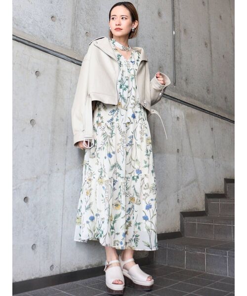 MURUA（ムルーア）の「カーブウェッジサンダル（サンダル・レディース・ブラック/アイボリー・35/36/37）」の19枚目の写真