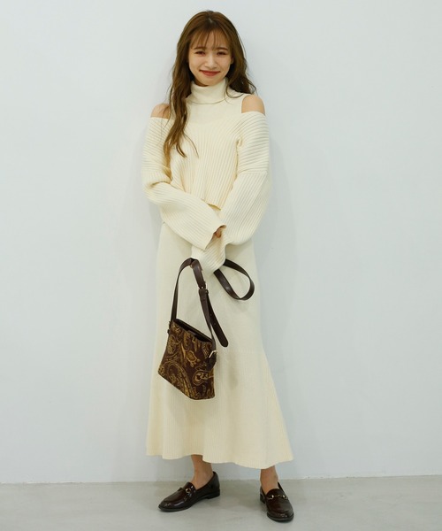 one after another NICE CLAUP(ワンアフターアナザーナイスクラップ)の「Ladyニットワンピース(ワンピース・レディース・ベージュ/グリーン/アイボリー・FREE)」の7枚目の写真