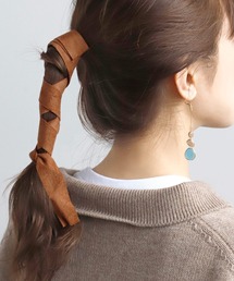 ANEMONE（アネモネ）の「シックカラーのスエード調タイトポニーフック（ヘアゴム）」