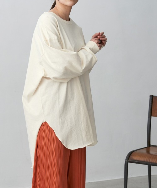 Chaco closet（チャコ クローゼット）の「オーバーサイズラウンドヘム スリット入りロンT（Tシャツ/カットソー・レディース・オフホワイト/アイボリー/ベージュ/グリーン系その他/ブラック・FREE）」の2枚目の写真