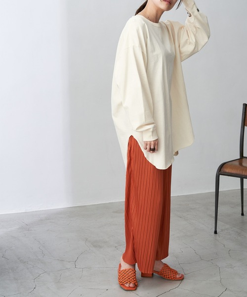 Chaco closet（チャコ クローゼット）の「オーバーサイズラウンドヘム スリット入りロンT（Tシャツ/カットソー・レディース・オフホワイト/アイボリー/ベージュ/グリーン系その他/ブラック・FREE）」の14枚目の写真